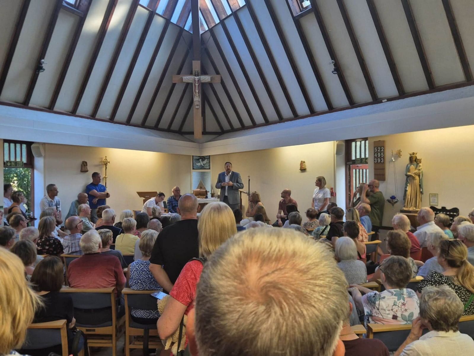 Toby Perkins at the public meeting at Inkersall